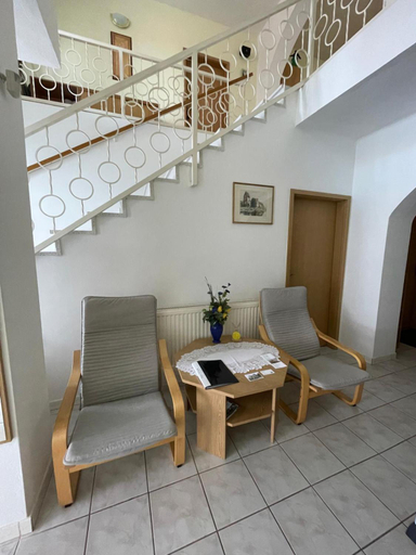 Others 4, Haus Elfriede, Csepreg