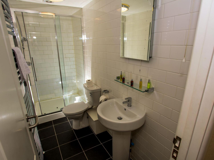 Bathroom 3, The George, Dorset