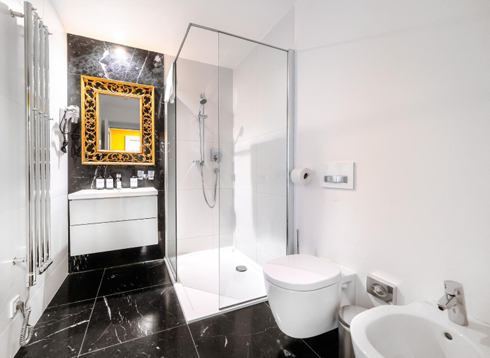 Bathroom 3, Old Royal Post Hotel, Praha 1