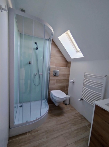 Bathroom 3, Family Homes - Sand Apartments, Puck