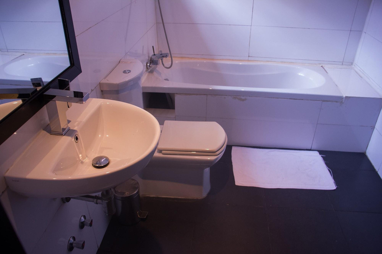 Bathroom 4, S&S Hotel, Eti-Osa