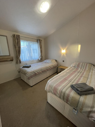 Bedroom 2, Romney Lodge, Bedfordshire