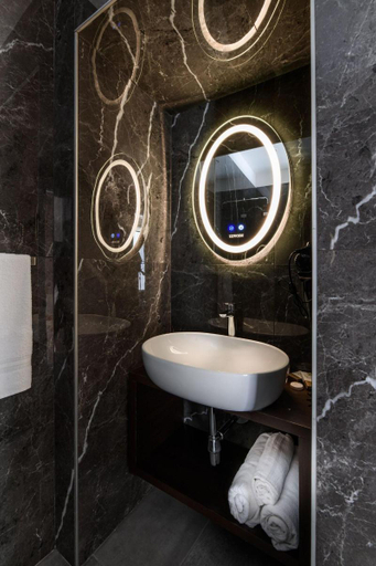 Bathroom 4, Kbirr Charming House, Napoli