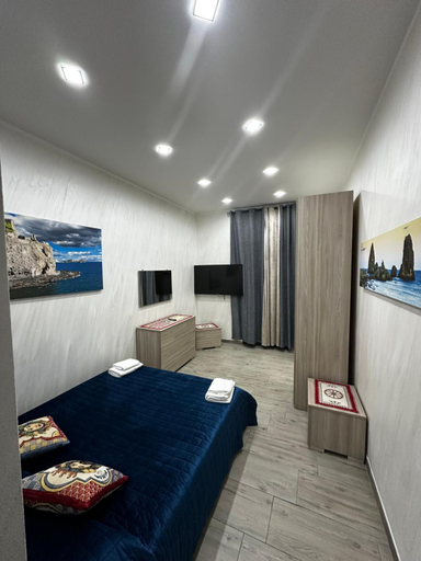 Bedroom 2, Mary's House, Catania