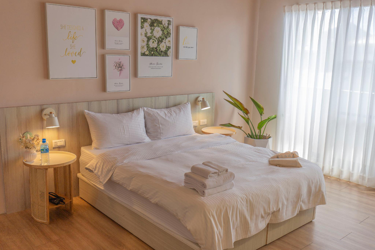 Bedroom, canal walk inn, Tainan