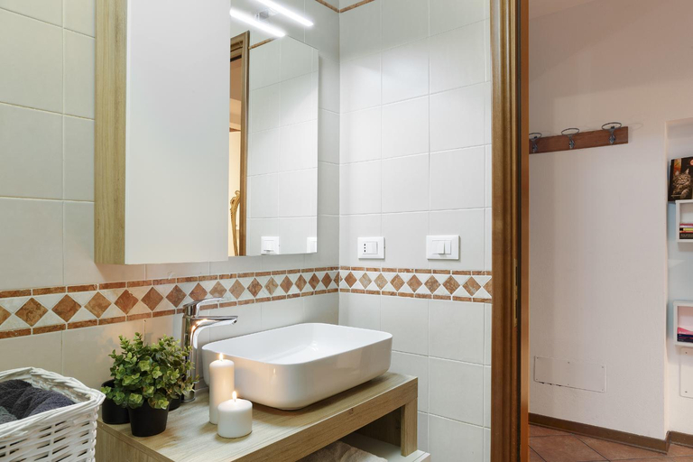 Bathroom 2, Le stanze delle dame - Il Maschio, Pavia