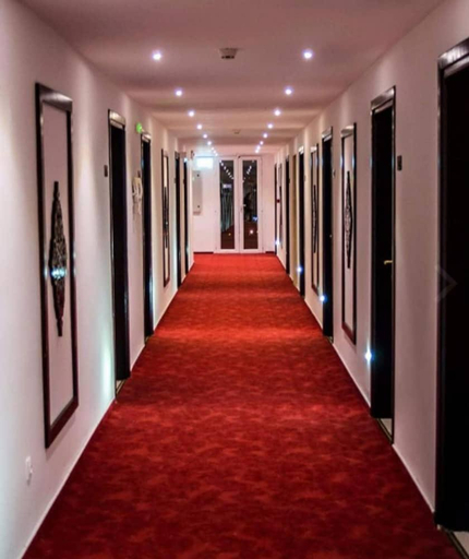 Others, Hotel l'Olympic, Cheraga