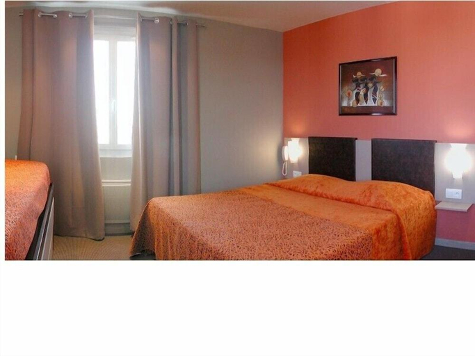 Bedroom 2, Hotel Savary, Charente-Maritime