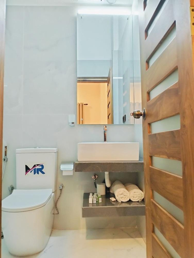 Bathroom 4, Hotel Alaskabay Arugambay, Pothuvil