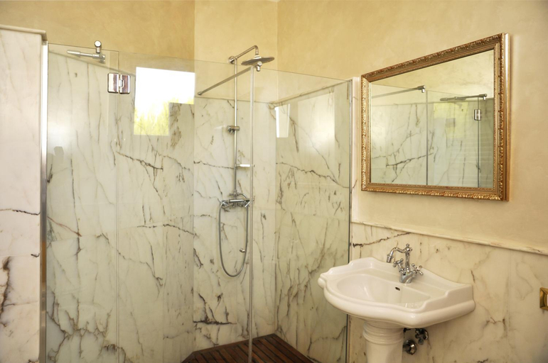 Bathroom 4, Tenuta Nucci, Lecce