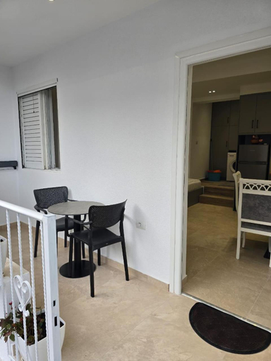 Others 4, Aila Apartment, Sarandës