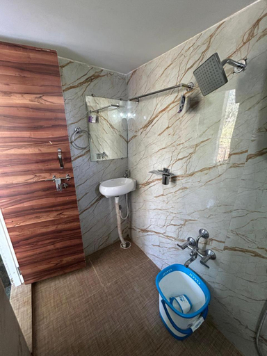 Bathroom 3, Yelagiri Gold Hill Resort, Vellore