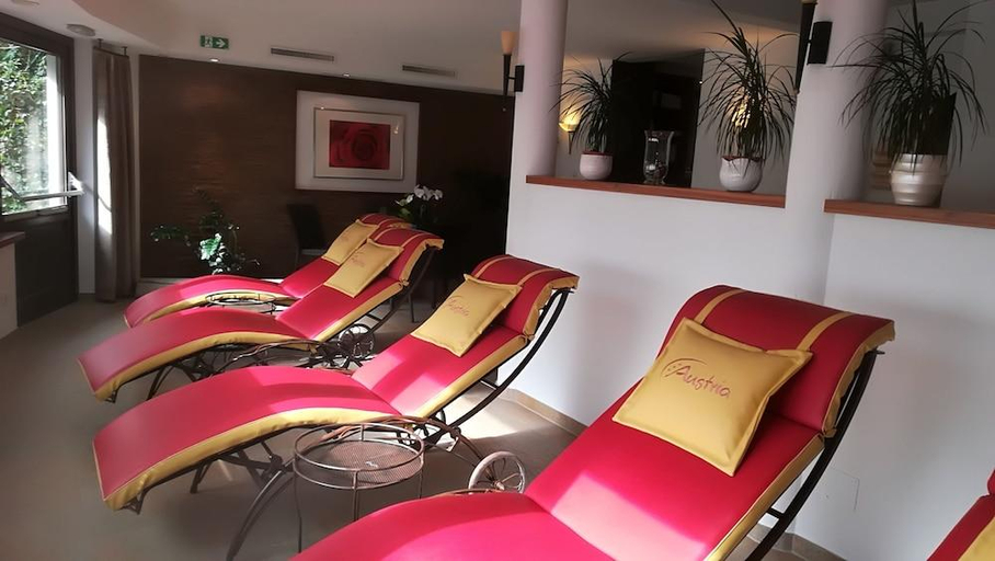 Bedroom 2, Apart Hotel Garni Austria, Schwaz