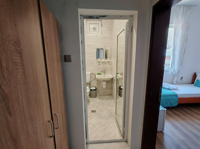 Others 2, Къща за гости Пиргос, Burgas
