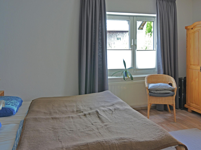 Bedroom 2, Wohnung im 1. Stock bei Willingen, Waldeck-Frankenberg