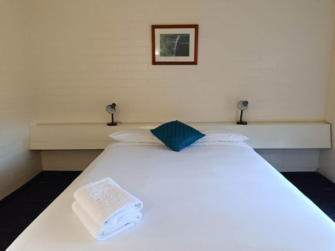 Bedroom 2, Leongatha Motel, South Gippsland - Central