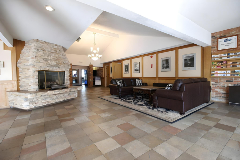 Public Area 3, Medicine Hat Inn & Suites, Division No. 1