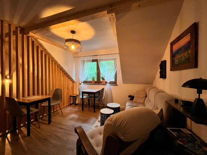 Bedroom 2, Donikad, Lesko