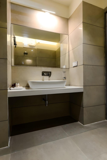 Bathroom 4, The HubStreet Hotel, Bhopal