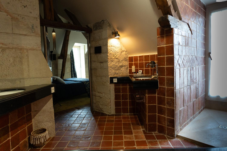 Bedroom, L'abbaye Saint Michel, Yonne
