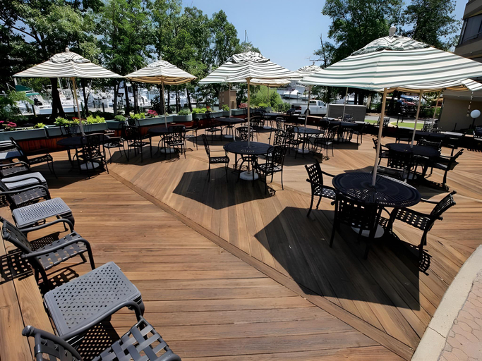 Food & Drinks 3, Solomons Inn Resort + Marina, Calvert