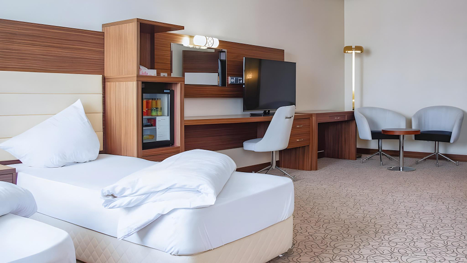 Bedroom 3, Airport Global Hotel, Groß-Gerau