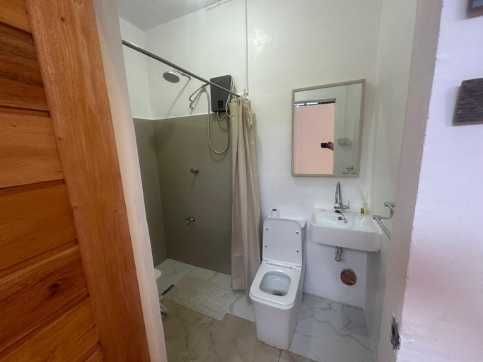 Bathroom 4, Fumiko Rina Acop Resort, San Juan