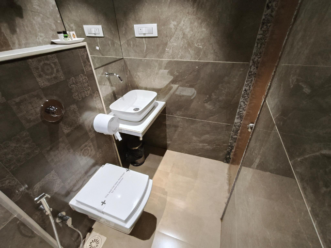 Bathroom 3, Hotel Pearl Residency Thane, Thane