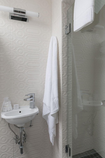 Bathroom 4, The Coco, The Edgartown Collection, Dukes