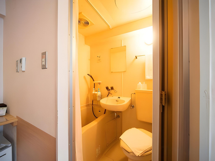 Bathroom 4, Kyoto Uraraka Guest House, Kyoto