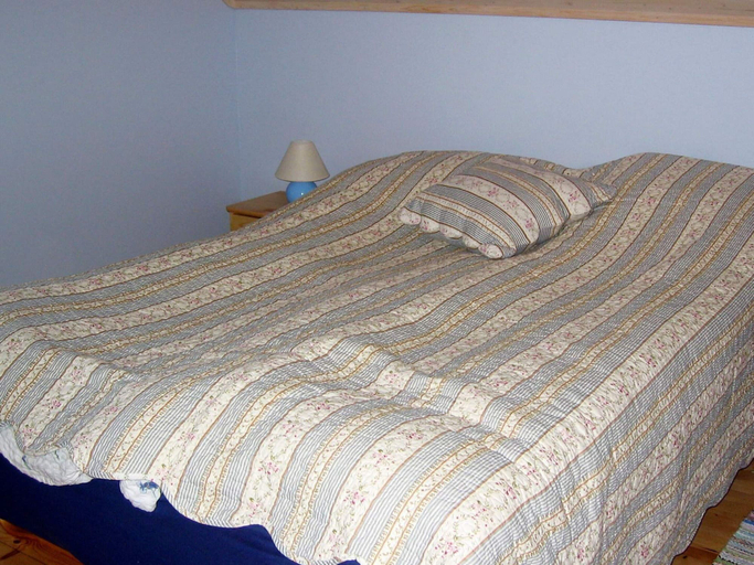 Bedroom 2, 6 Person Holiday Home in Alsvag, Øksnes
