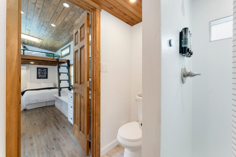 Bathroom 3, Riverside Colorado, Larimer