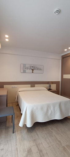 Others 4, Hostal Internacional, Tarragona