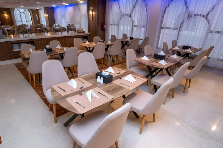 Food & Drinks 4, Nusk Al Hijrah, Al Madinah Al Munawwarah