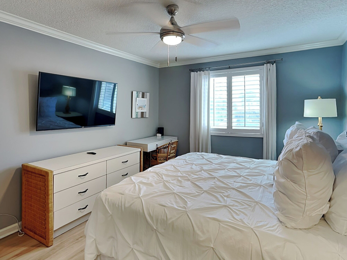 Bedroom 1, Sunrise Villa by Distinctive Beach Rentals, Saint Johns