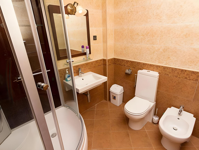 Bathroom 2, Apartments Coral
