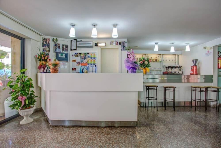 Others 4, Hotel Diamante, Rimini