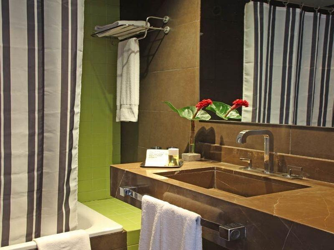 Bathroom 5, Chic & Basic Zoo, Barcelona
