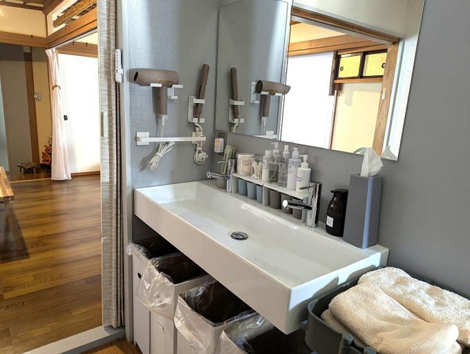 Bathroom, El Amarillo SELF CHECK IN HOSTEL, Fukushima