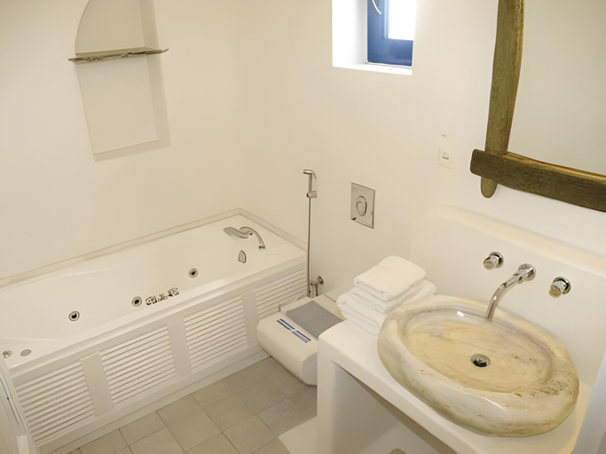 Bathroom 3, Vincenzo Family Hotel, South Aegean