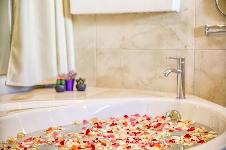 Bathroom 4, ALia Luxury Suites, South Aegean