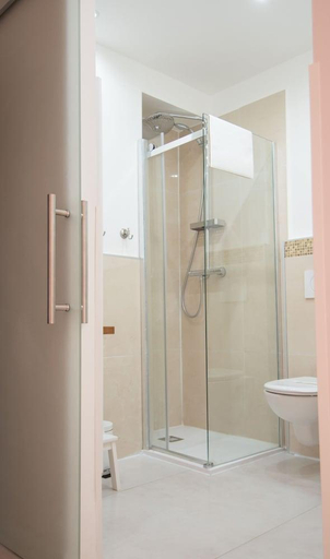 Bathroom 5, Klemi, Trento