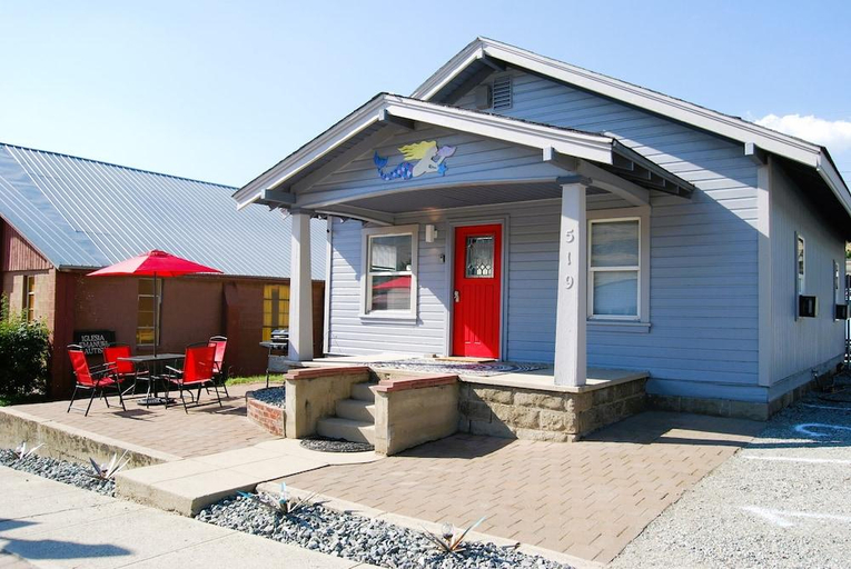 Exterior & Views 1, Deep Water Inn, Chelan