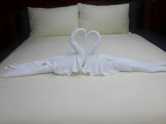 Bedroom 2, S.N. Plytorn Beach Hotel, Sichon