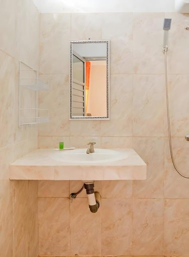 Bathroom 4, Hotel O Lansano Residence Syariah, Padang