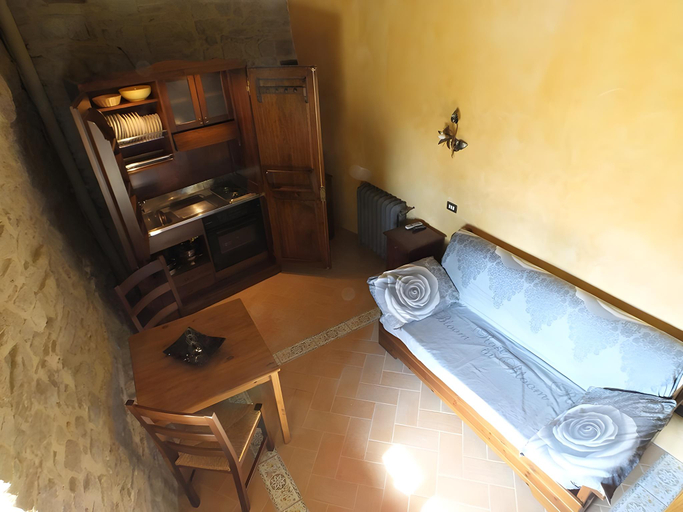 Bathroom 3, Giomici Castle, Perugia