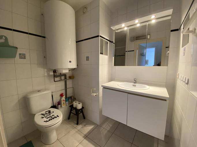 Bathroom 3, Apartment in Nieuwpoort Near the Beach, West-Vlaanderen