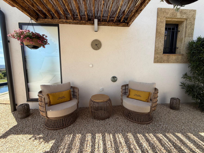 Others 2, Une nuit en Luberon et SPA, Vaucluse