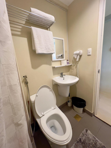 Bathroom 4, Cozy studio in Cebu IT Park, Cebu City