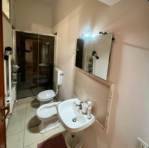Bathroom, Tenuta Raspona, Ravenna